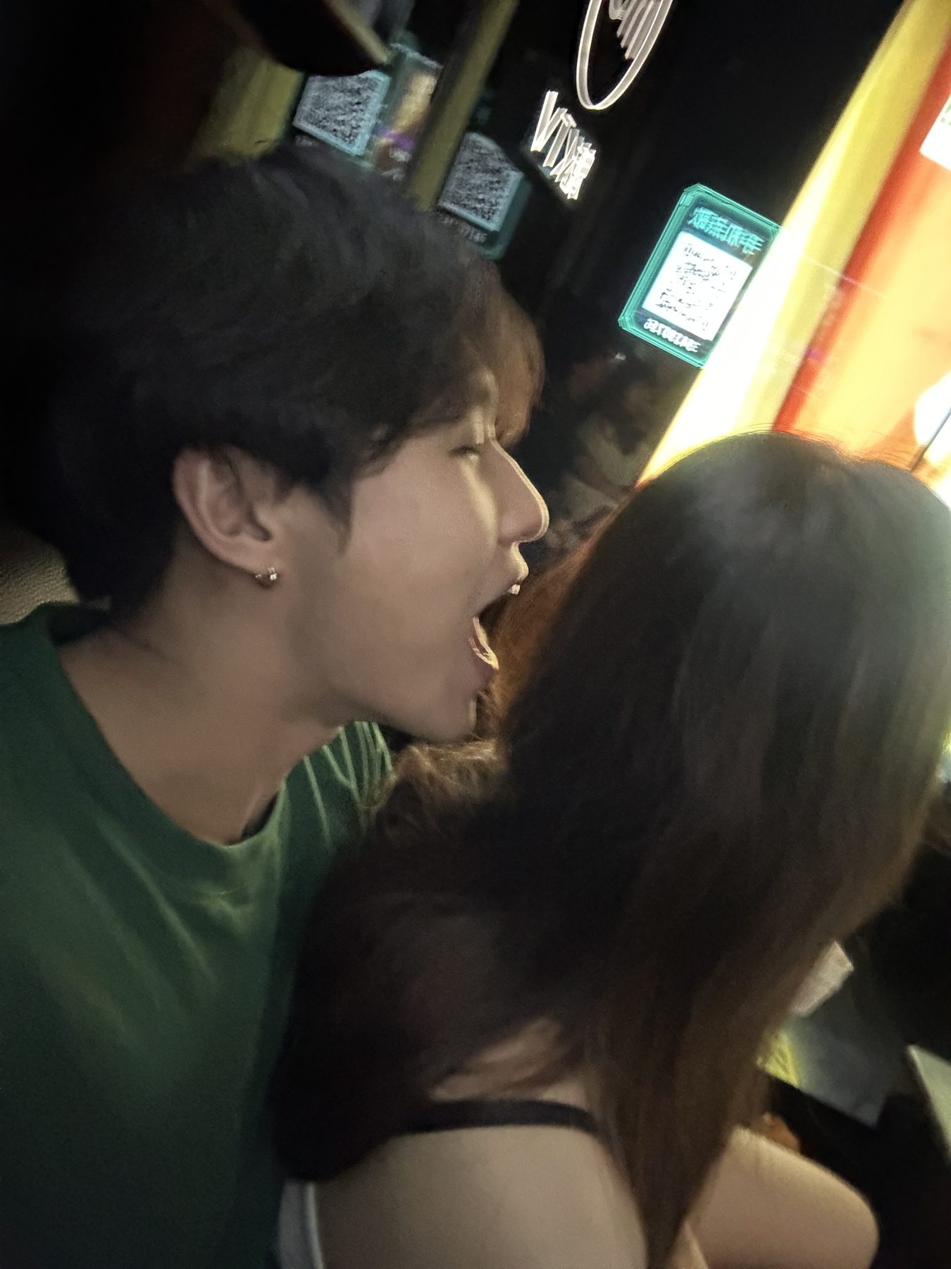 第一次靠得这么近
